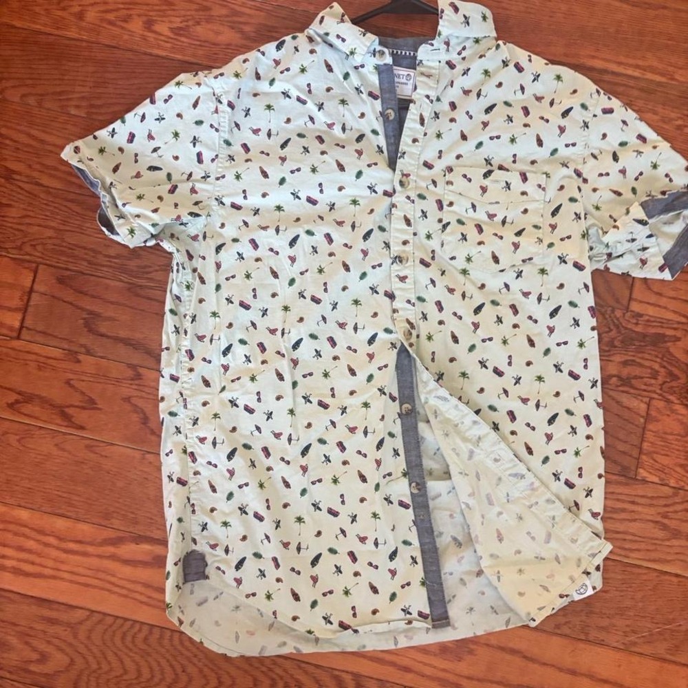 Festive Free Planet shirt button-up, tropical print, short sleeve, casual, retro